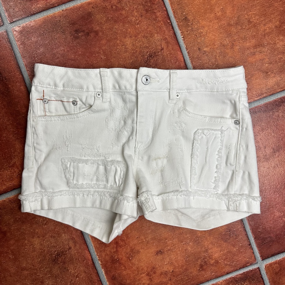 Remix By Rock Revival White Distressed Patches Raw Hem Denim Shorts Size 27